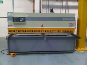 6mm gunting hidrolik dengan 2,5 m Metal Cutting